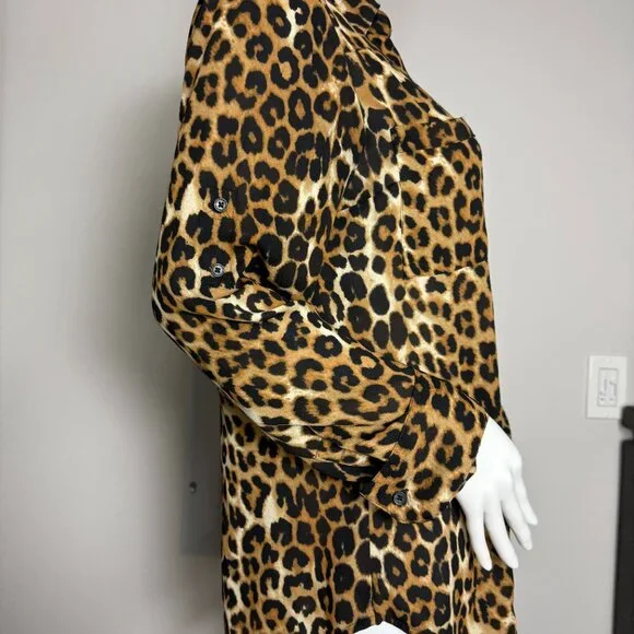 Express The Portofino Shirt Women's Button Up Collared V-Neck Blouse Size M - Picture 8 of 8